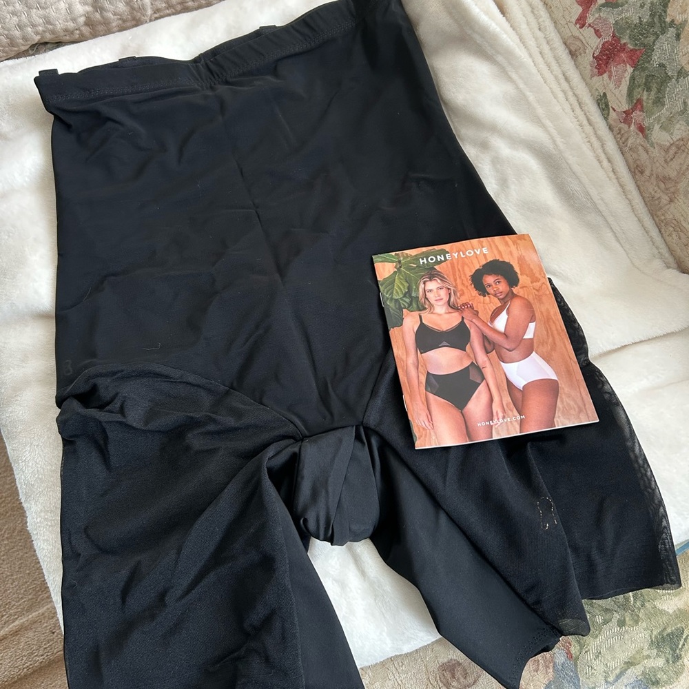 Brand new Honeylove Shapewear with tags. Never worn. Size 1X.